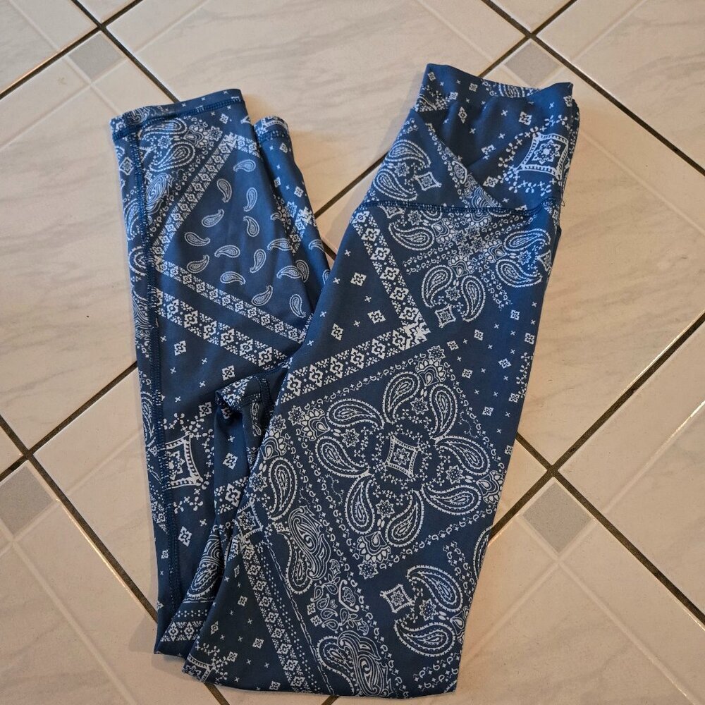 American Eagle Lightweight Everything 7/8 Leggings Blue Bandana Print XS